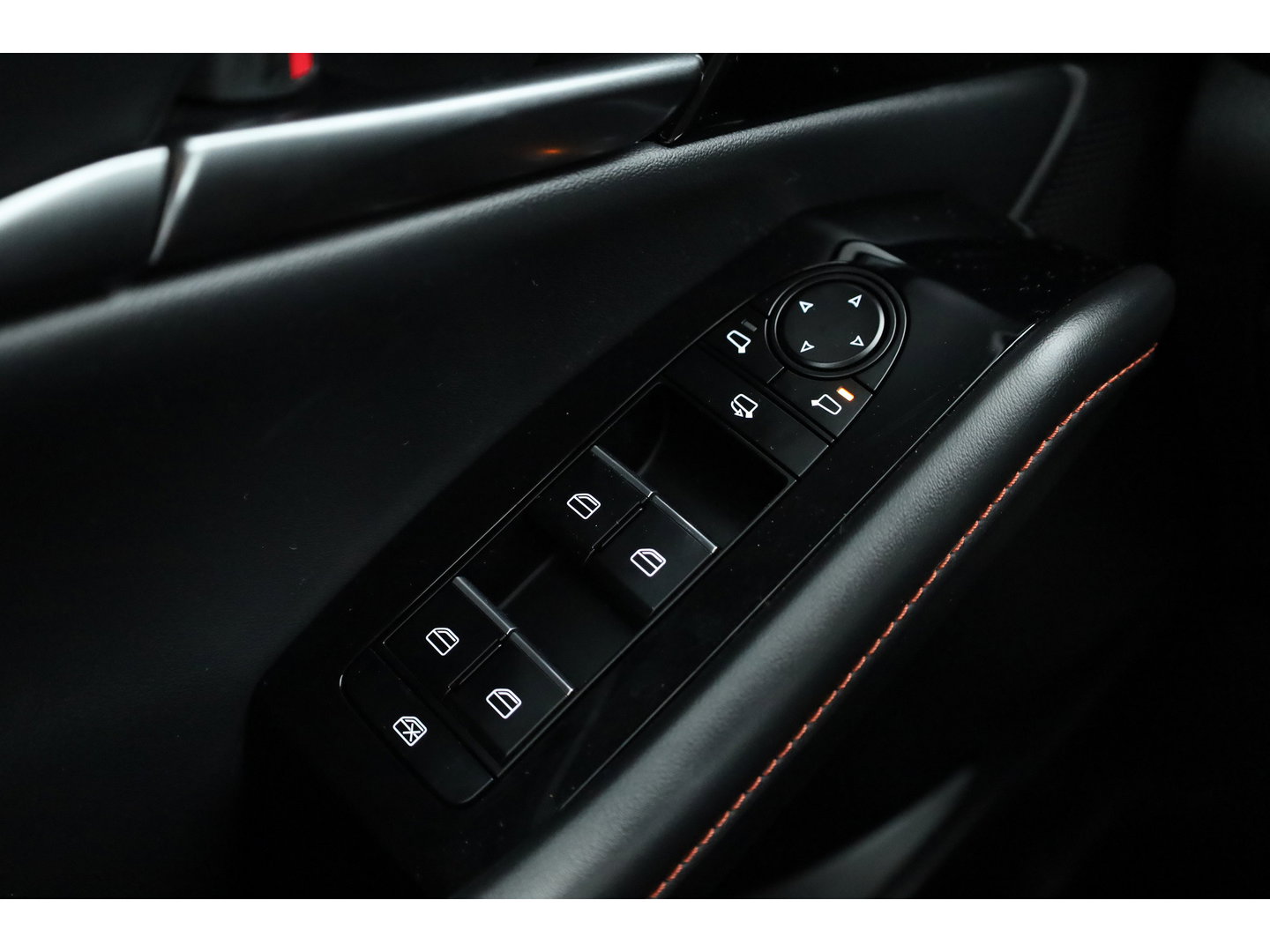 Mazda CX-30 2.0 e-SkyActiv-G M Hybrid Nagisa | Rijklaar! | HUD | Adapt. Cruise | Memory | Camera | All Seasons | Apple CarPlay | Keyless