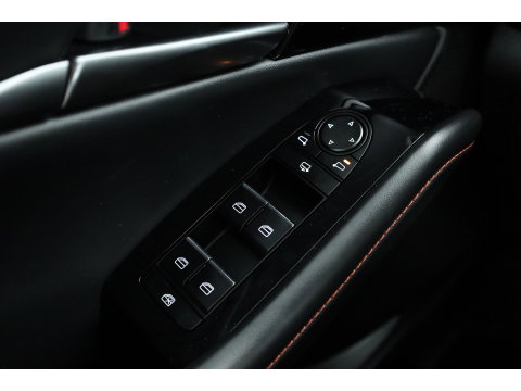 Mazda CX-30 2.0 e-SkyActiv-G M Hybrid Nagisa | Rijklaar! | HUD | Adapt. Cruise | Memory | Camera | All Seasons | Apple CarPlay | Keyless
