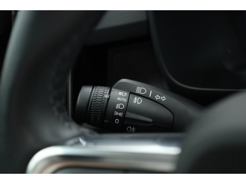 Volvo XC40 1.5 T4 Plug-in hybrid Plus Dark | Pano | Leder | Camera | Stoel- Stuurverw. | Cruise Ctrl. | Apple CarPlay | Navi