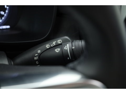Volvo XC40 1.5 T4 Plug-in hybrid Plus Dark | Pano | Leder | Camera | Stoel- Stuurverw. | Cruise Ctrl. | Apple CarPlay | Navi