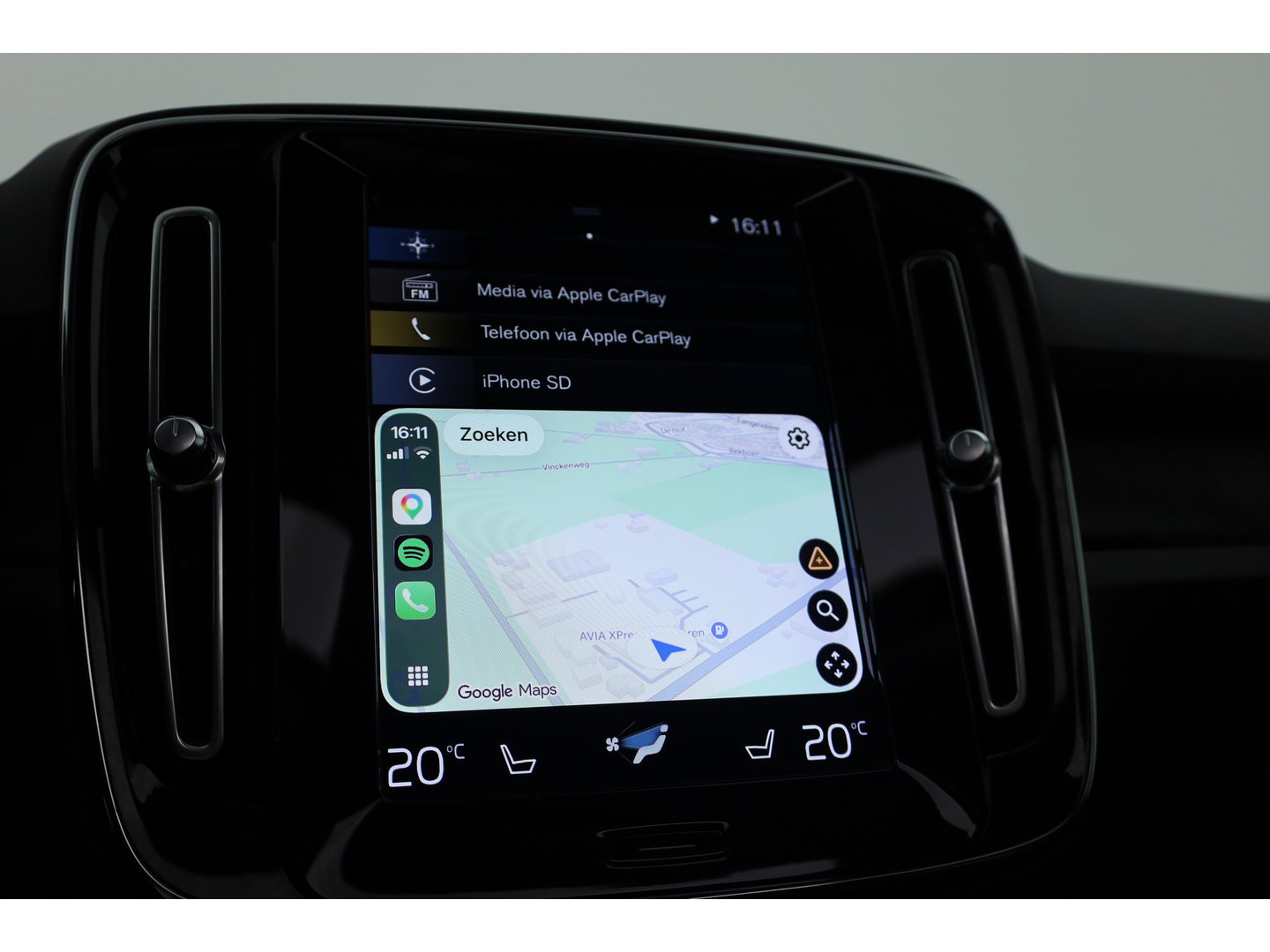 Volvo XC40 1.5 T4 Plug-in hybrid Plus Dark | Pano | Leder | Camera | Stoel- Stuurverw. | Cruise Ctrl. | Apple CarPlay | Navi