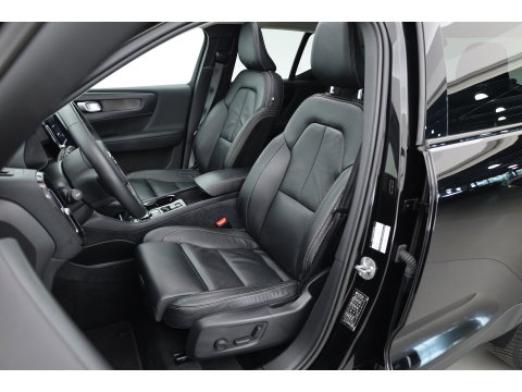 Volvo XC40 1.5 T4 Plug-in hybrid Plus Dark | Pano | Leder | Camera | Stoel- Stuurverw. | Cruise Ctrl. | Apple CarPlay | Navi