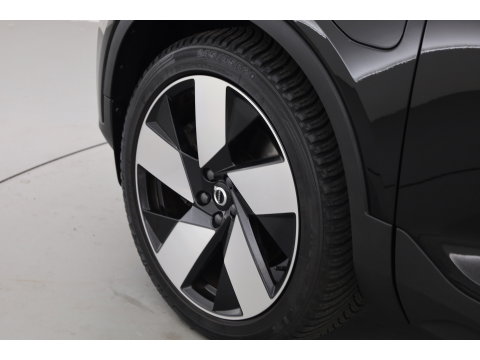 Volvo XC40 1.5 T4 Plug-in hybrid Plus Dark | Pano | Leder | Camera | Stoel- Stuurverw. | Cruise Ctrl. | Apple CarPlay | Navi