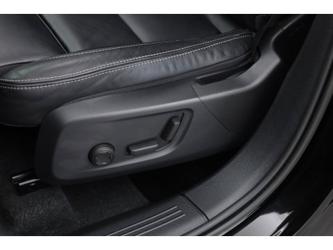 Volvo XC40 1.5 T4 Plug-in hybrid Plus Dark | Pano | Leder | Camera | Stoel- Stuurverw. | Cruise Ctrl. | Apple CarPlay | Navi