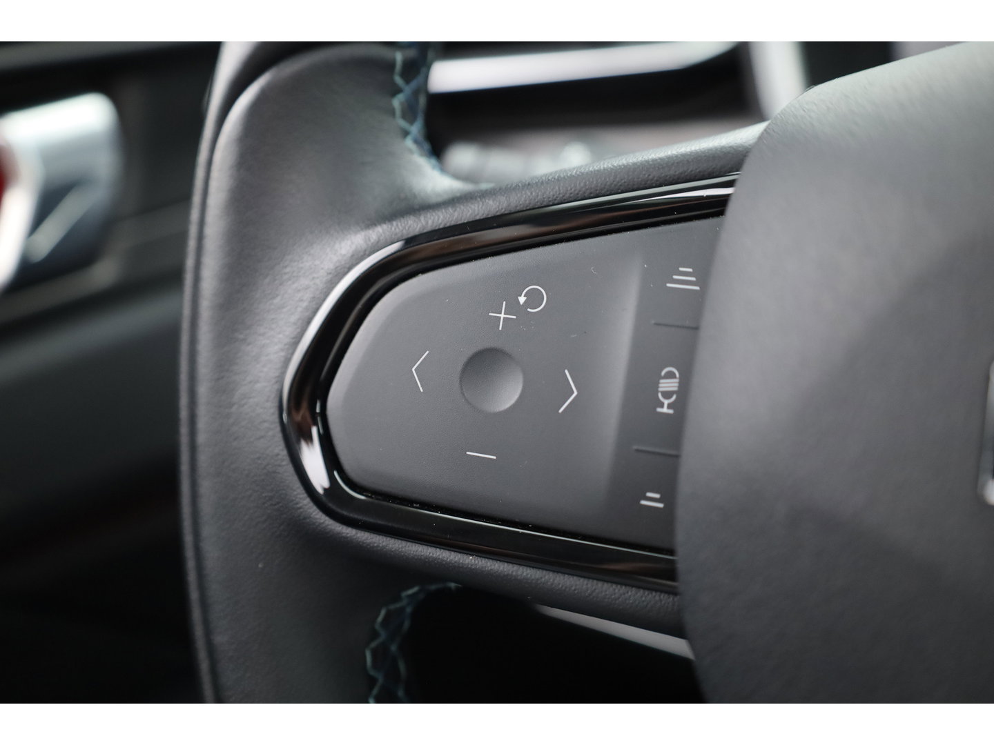 Lynk & Co 01 1.5 | Pano | Apple CarPlay | Keyless | Adapt. Cruise | Dodehoek. | 360cam. | Infinity Audio |
