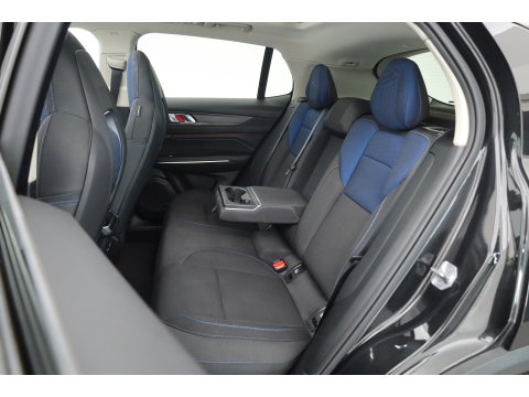 Lynk & Co 01 1.5 | Pano | Apple CarPlay | Keyless | Adapt. Cruise | Dodehoek. | 360cam. | Infinity Audio |