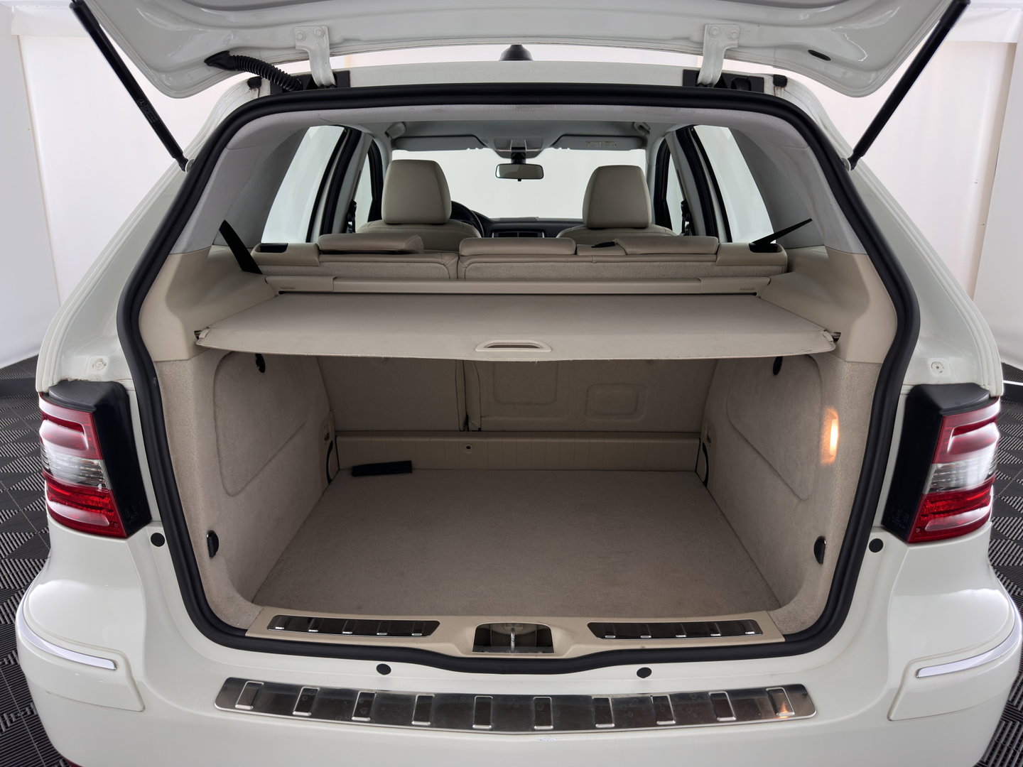 Mercedes-Benz B-Klasse 160 BlueEFFICIENCY Business Class *LEATHER | AIRCO | CRUISE | COMFORT-SEATS | 17''ALU*