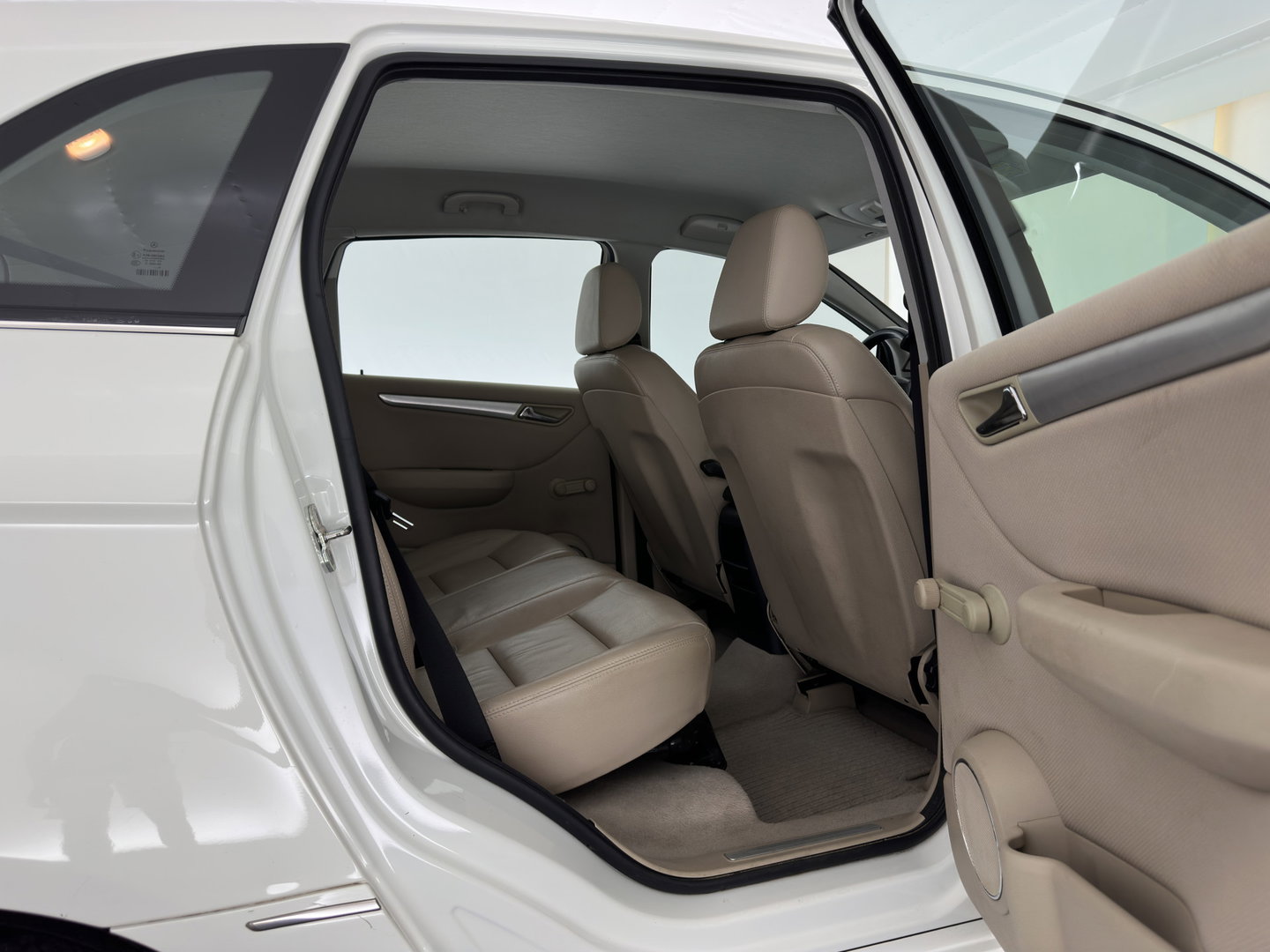 Mercedes-Benz B-Klasse 160 BlueEFFICIENCY Business Class *LEATHER | AIRCO | CRUISE | COMFORT-SEATS | 17''ALU*