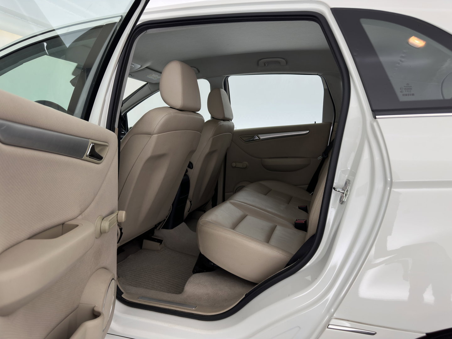 Mercedes-Benz B-Klasse 160 BlueEFFICIENCY Business Class *LEATHER | AIRCO | CRUISE | COMFORT-SEATS | 17''ALU*