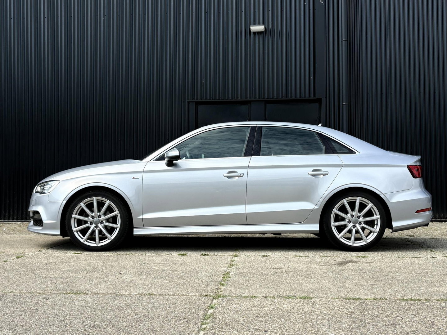 Audi A3 Limousine 1.4 TFSI | LMV | 150PK | TREKHAAK | LED | NETTE AUTO | ** INTERIEUR VOLGT ** | CoD AMBITION PRO LINE S | 3x S LINE