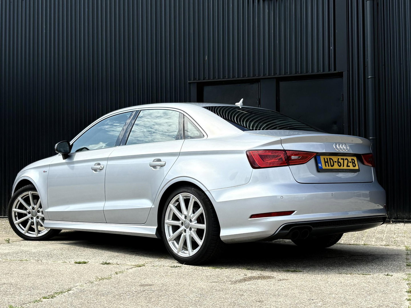 Audi A3 Limousine 1.4 TFSI | LMV | 150PK | TREKHAAK | LED | NETTE AUTO | ** INTERIEUR VOLGT ** | CoD AMBITION PRO LINE S | 3x S LINE