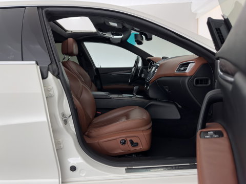 Maserati Ghibli 3.0 V6 D Aut. *PANO | LEATHER | XENON | MEMORY-PACK | CAMERA | KEYLESS | NAVI-FULLMAP | SHIFT-PADDLES | PRIVACY-GLASS | ECC | PDC | CRUISE | 20''ALU*