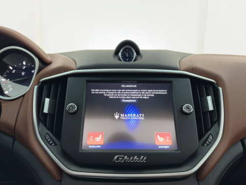 Maserati Ghibli 3.0 V6 D Aut. *PANO | LEATHER | XENON | MEMORY-PACK | CAMERA | KEYLESS | NAVI-FULLMAP | SHIFT-PADDLES | PRIVACY-GLASS | ECC | PDC | CRUISE | 20''ALU*