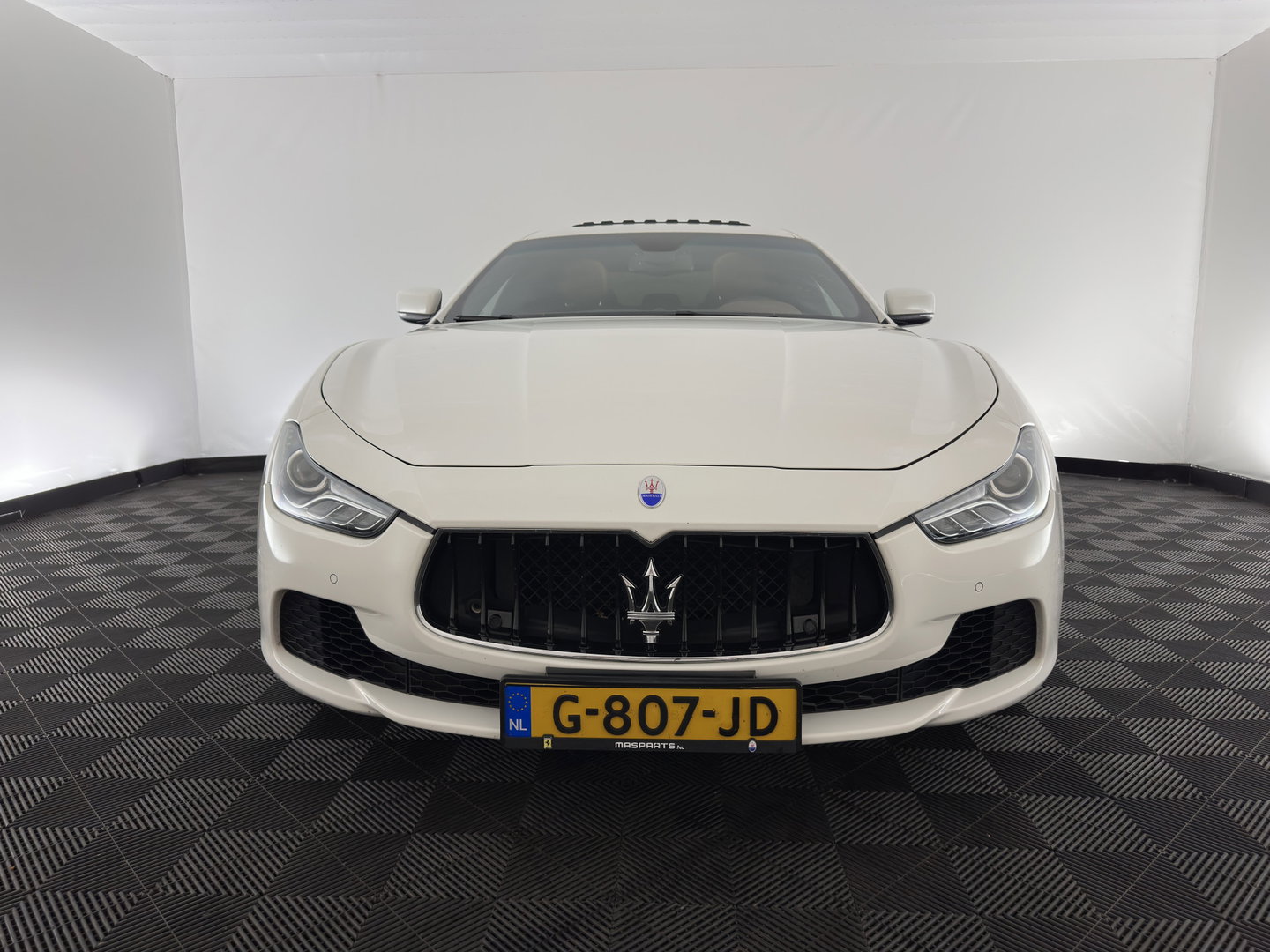 Maserati Ghibli 3.0 V6 D Aut. *PANO | LEATHER | XENON | MEMORY-PACK | CAMERA | KEYLESS | NAVI-FULLMAP | SHIFT-PADDLES | PRIVACY-GLASS | ECC | PDC | CRUISE | 20''ALU*