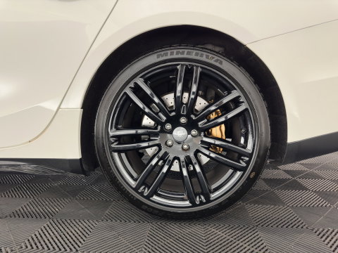 Maserati Ghibli 3.0 V6 D Aut. *PANO | LEATHER | XENON | MEMORY-PACK | CAMERA | KEYLESS | NAVI-FULLMAP | SHIFT-PADDLES | PRIVACY-GLASS | ECC | PDC | CRUISE | 20''ALU*