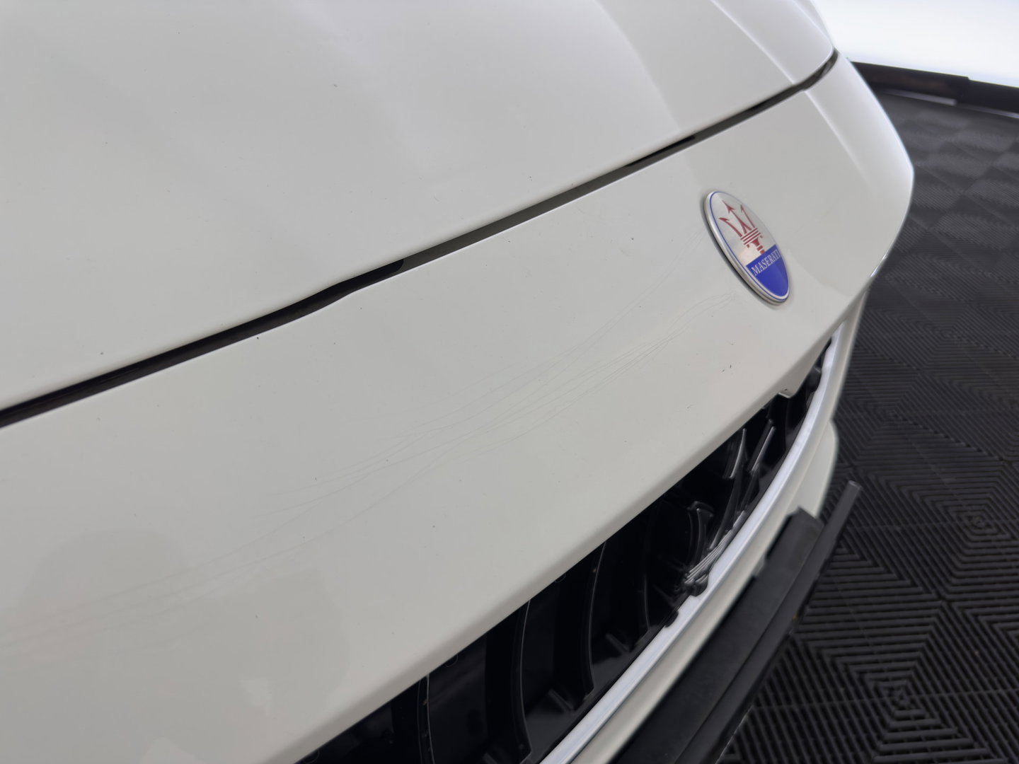 Maserati Ghibli 3.0 V6 D Aut. *PANO | LEATHER | XENON | MEMORY-PACK | CAMERA | KEYLESS | NAVI-FULLMAP | SHIFT-PADDLES | PRIVACY-GLASS | ECC | PDC | CRUISE | 20''ALU*