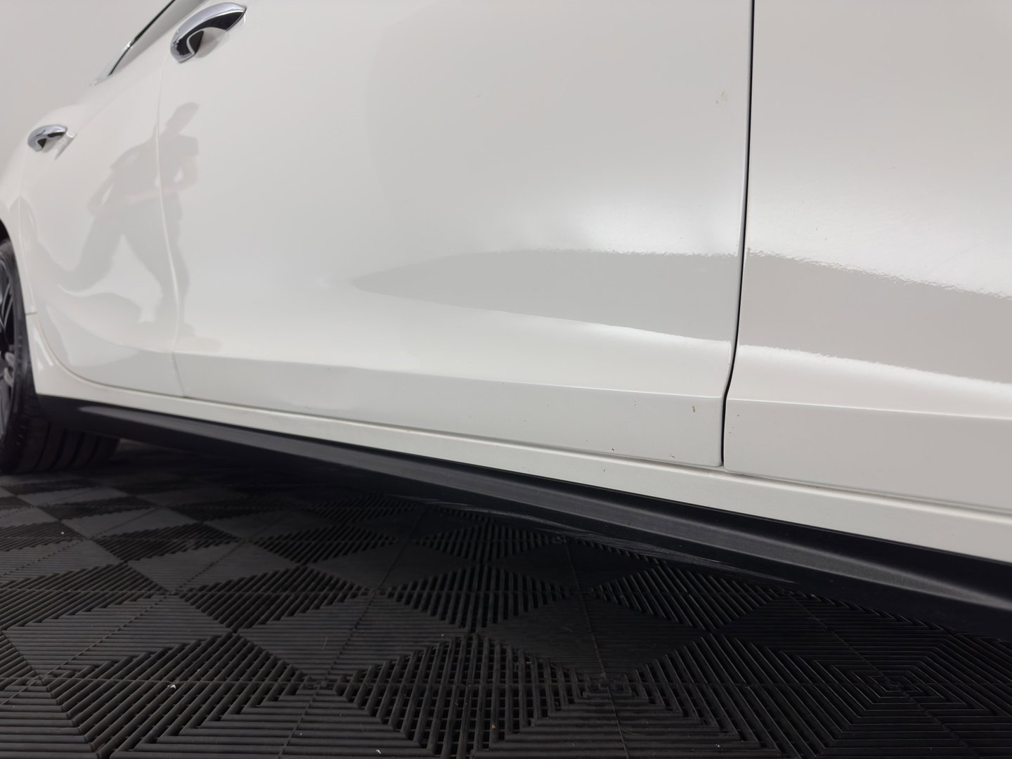 Maserati Ghibli 3.0 V6 D Aut. *PANO | LEATHER | XENON | MEMORY-PACK | CAMERA | KEYLESS | NAVI-FULLMAP | SHIFT-PADDLES | PRIVACY-GLASS | ECC | PDC | CRUISE | 20''ALU*