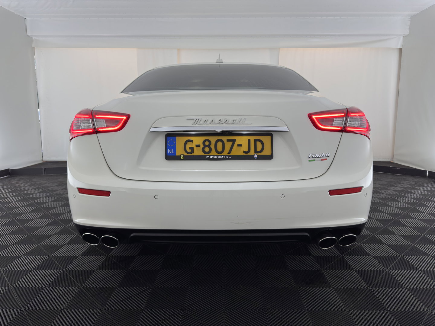 Maserati Ghibli 3.0 V6 D Aut. *PANO | LEATHER | XENON | MEMORY-PACK | CAMERA | KEYLESS | NAVI-FULLMAP | SHIFT-PADDLES | PRIVACY-GLASS | ECC | PDC | CRUISE | 20''ALU*