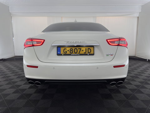 Maserati Ghibli 3.0 V6 D Aut. *PANO | LEATHER | XENON | MEMORY-PACK | CAMERA | KEYLESS | NAVI-FULLMAP | SHIFT-PADDLES | PRIVACY-GLASS | ECC | PDC | CRUISE | 20''ALU*