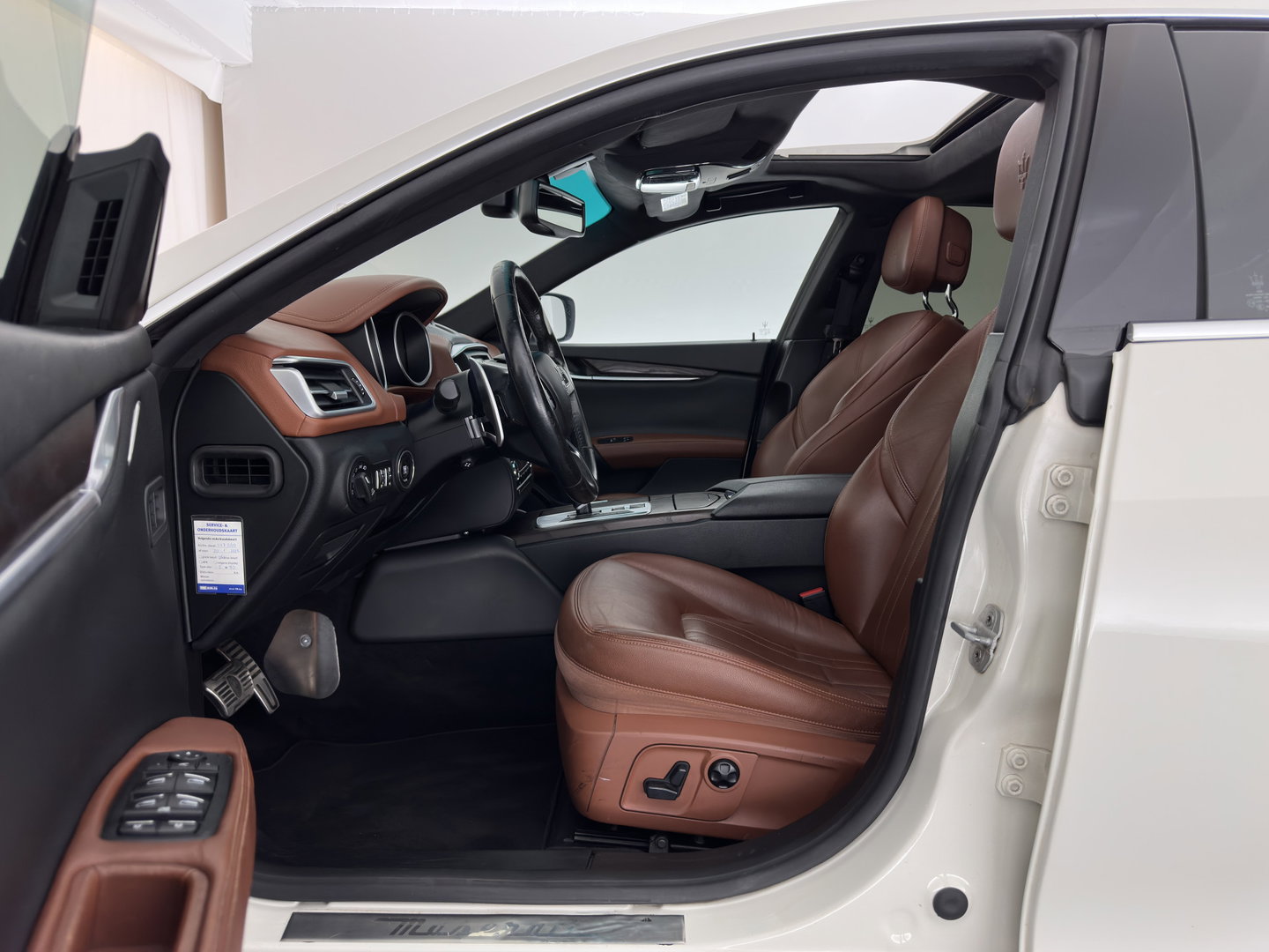 Maserati Ghibli 3.0 V6 D Aut. *PANO | LEATHER | XENON | MEMORY-PACK | CAMERA | KEYLESS | NAVI-FULLMAP | SHIFT-PADDLES | PRIVACY-GLASS | ECC | PDC | CRUISE | 20''ALU*