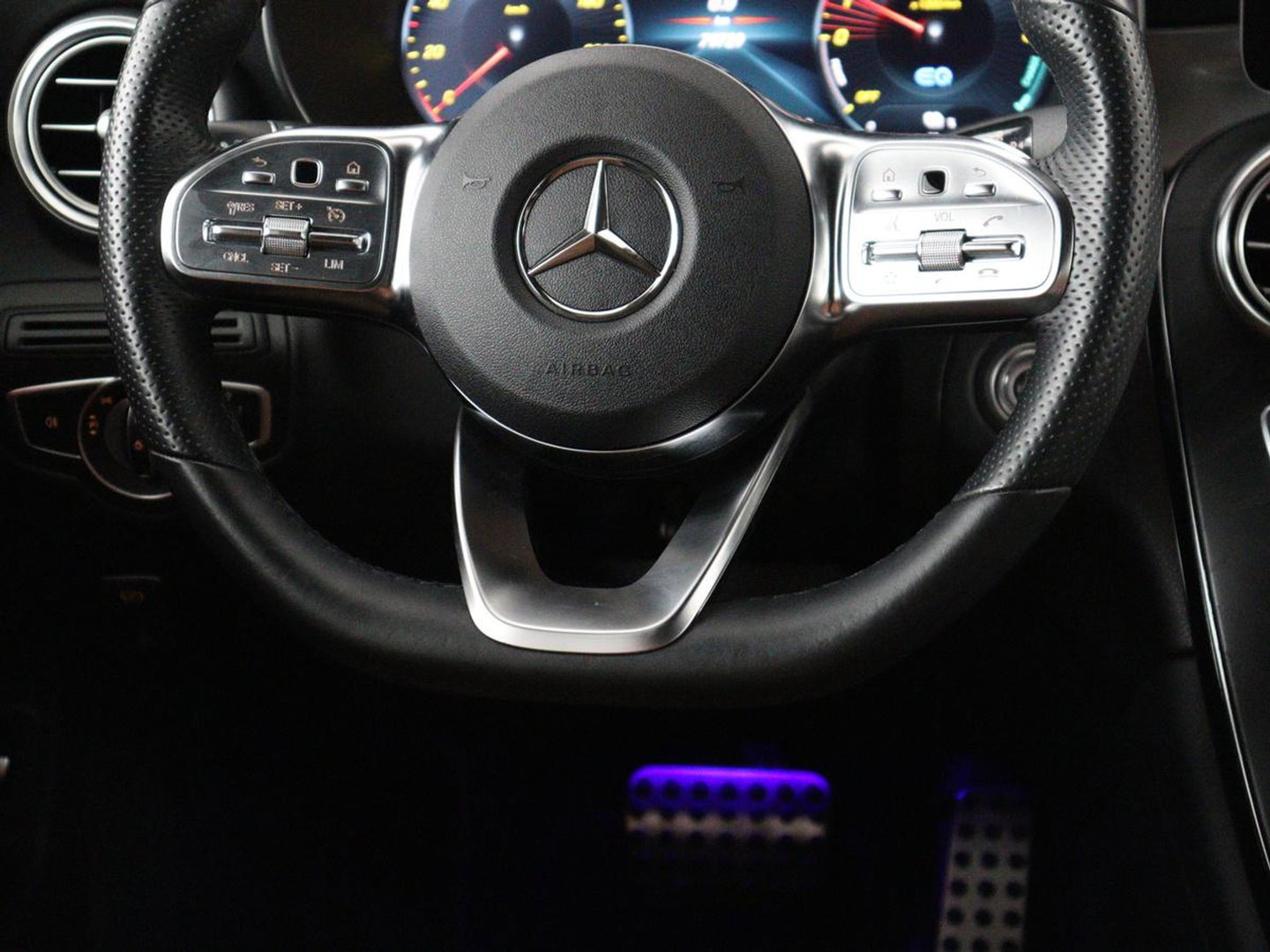 Mercedes-Benz GLC 300e 4MATIC Business Solution AMG | Panoramadak | Leder | 360 camera | Cruise control | Carplay | Sfeerverlichting | Burnmeister surround | Climate control |