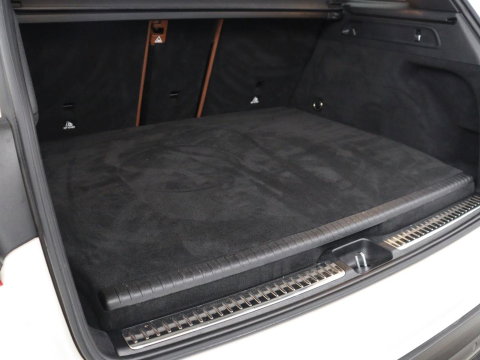 Mercedes-Benz GLC 300e 4MATIC Business Solution AMG | Panoramadak | Leder | 360 camera | Cruise control | Carplay | Sfeerverlichting | Burnmeister surround | Climate control |