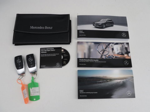Mercedes-Benz GLC 300e 4MATIC Business Solution AMG | Panoramadak | Leder | 360 camera | Cruise control | Carplay | Sfeerverlichting | Burnmeister surround | Climate control |