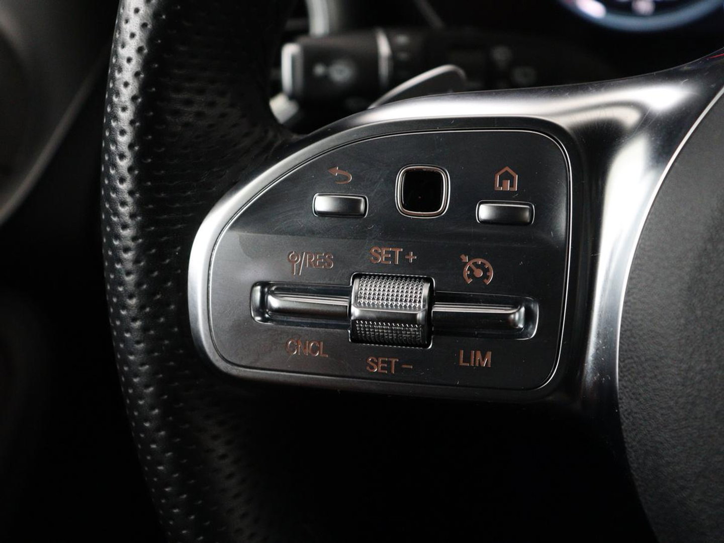 Mercedes-Benz GLC 300e 4MATIC Business Solution AMG | Panoramadak | Leder | 360 camera | Cruise control | Carplay | Sfeerverlichting | Burnmeister surround | Climate control |