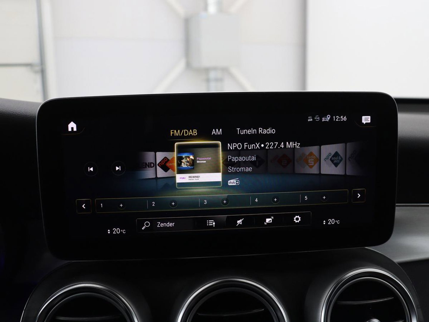 Mercedes-Benz GLC 300e 4MATIC Business Solution AMG | Panoramadak | Leder | 360 camera | Cruise control | Carplay | Sfeerverlichting | Burnmeister surround | Climate control |