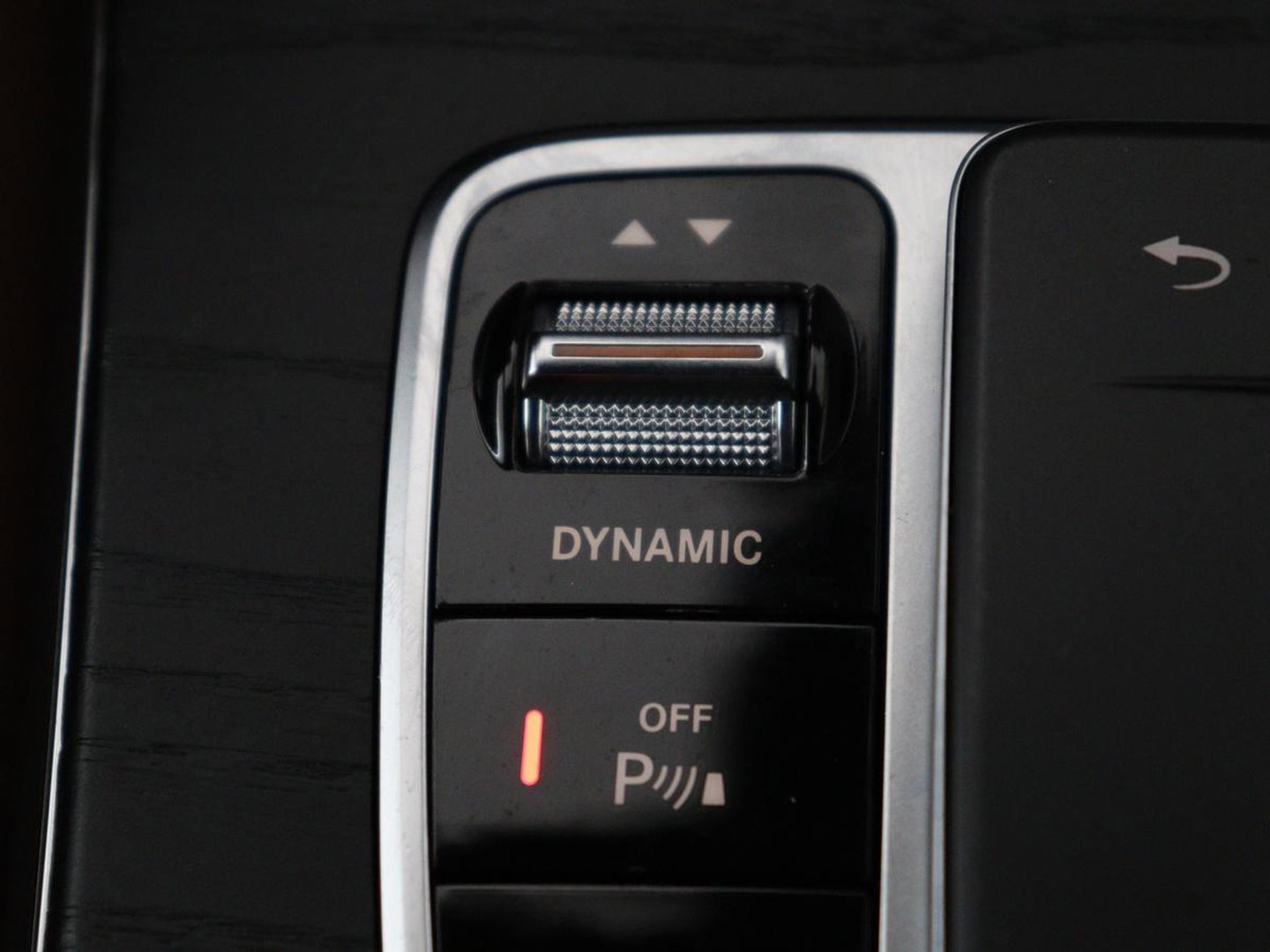 Mercedes-Benz GLC 300e 4MATIC Business Solution AMG | Panoramadak | Leder | 360 camera | Cruise control | Carplay | Sfeerverlichting | Burnmeister surround | Climate control |