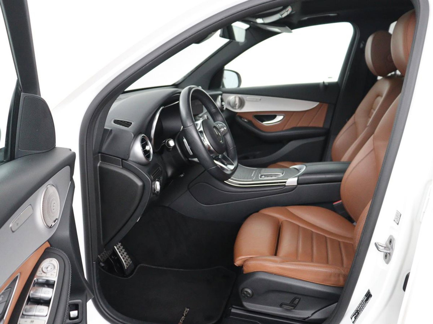 Mercedes-Benz GLC 300e 4MATIC Business Solution AMG | Panoramadak | Leder | 360 camera | Cruise control | Carplay | Sfeerverlichting | Burnmeister surround | Climate control |