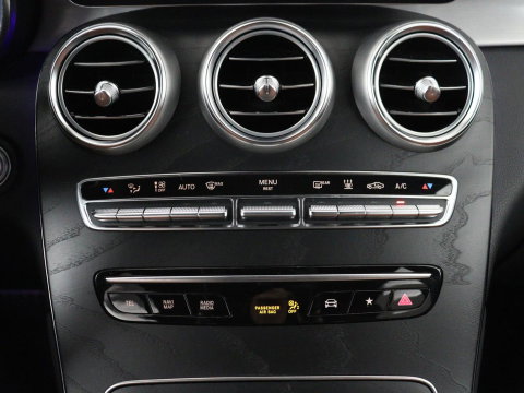 Mercedes-Benz GLC 300e 4MATIC Business Solution AMG | Panoramadak | Leder | 360 camera | Cruise control | Carplay | Sfeerverlichting | Burnmeister surround | Climate control |