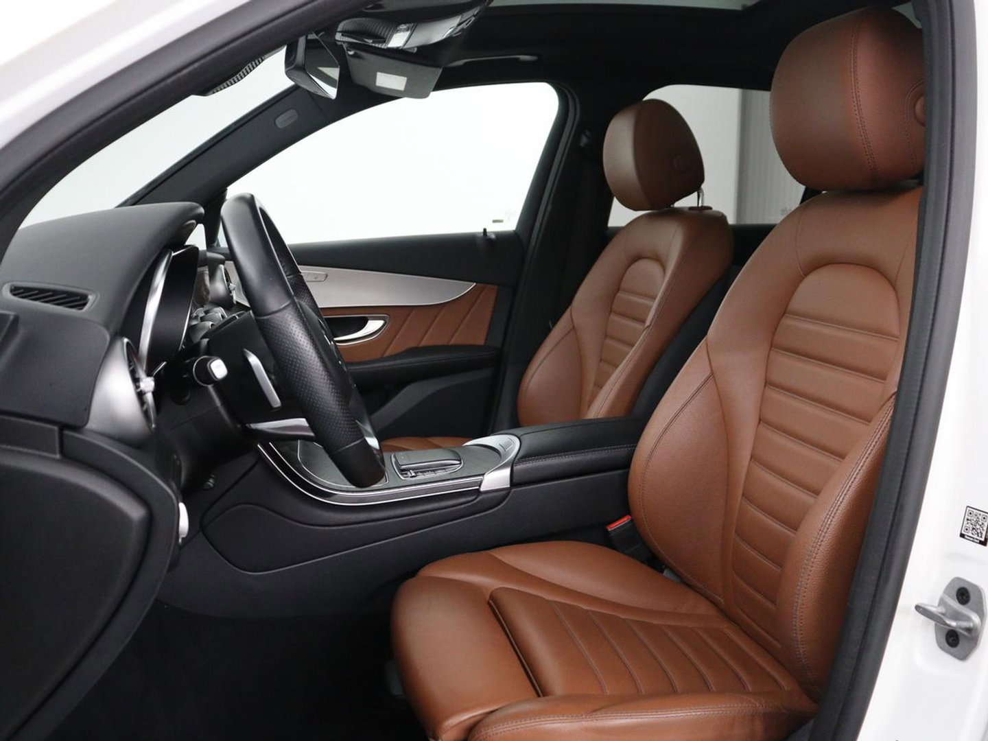 Mercedes-Benz GLC 300e 4MATIC Business Solution AMG | Panoramadak | Leder | 360 camera | Cruise control | Carplay | Sfeerverlichting | Burnmeister surround | Climate control |