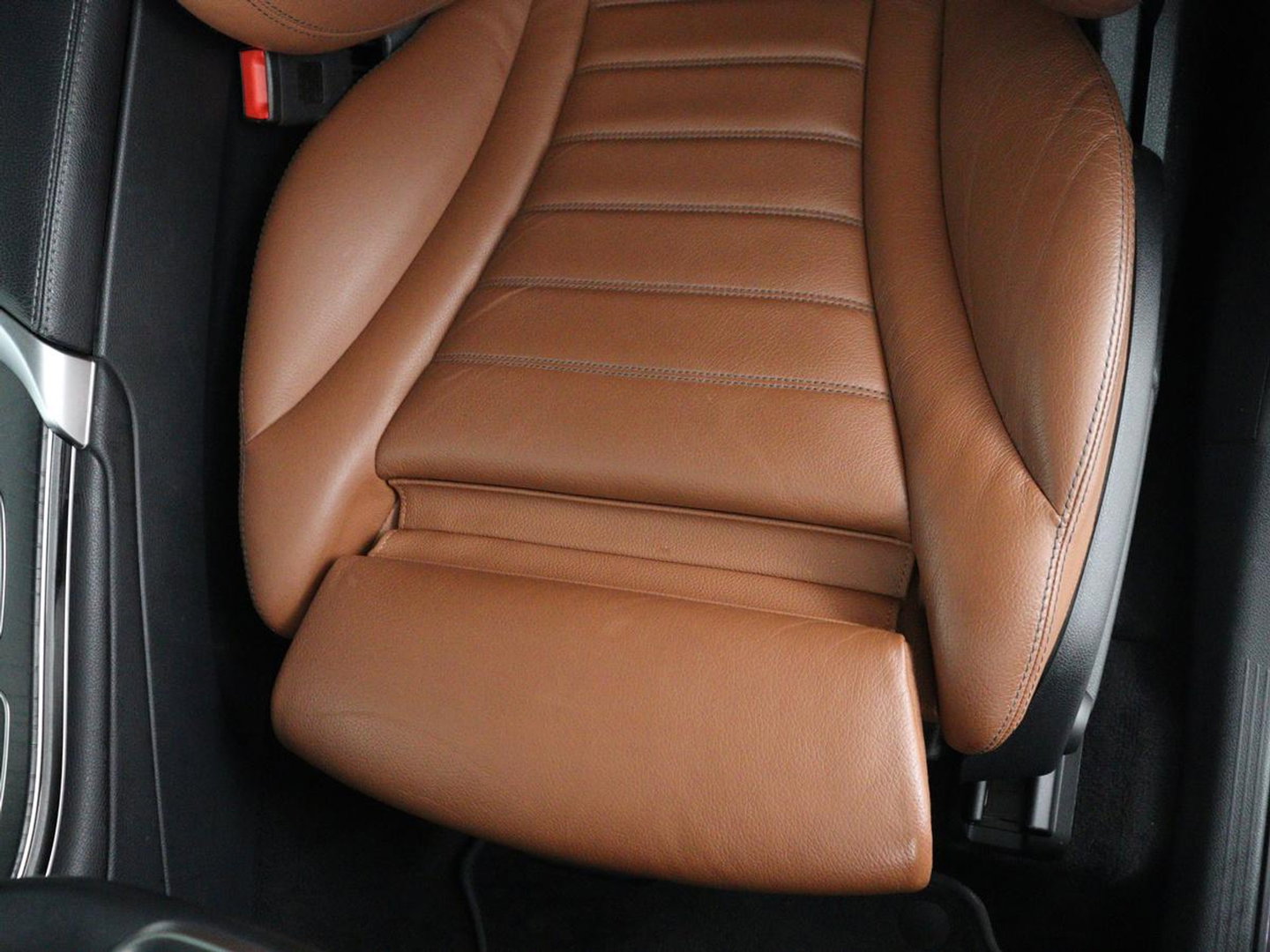 Mercedes-Benz GLC 300e 4MATIC Business Solution AMG | Panoramadak | Leder | 360 camera | Cruise control | Carplay | Sfeerverlichting | Burnmeister surround | Climate control |