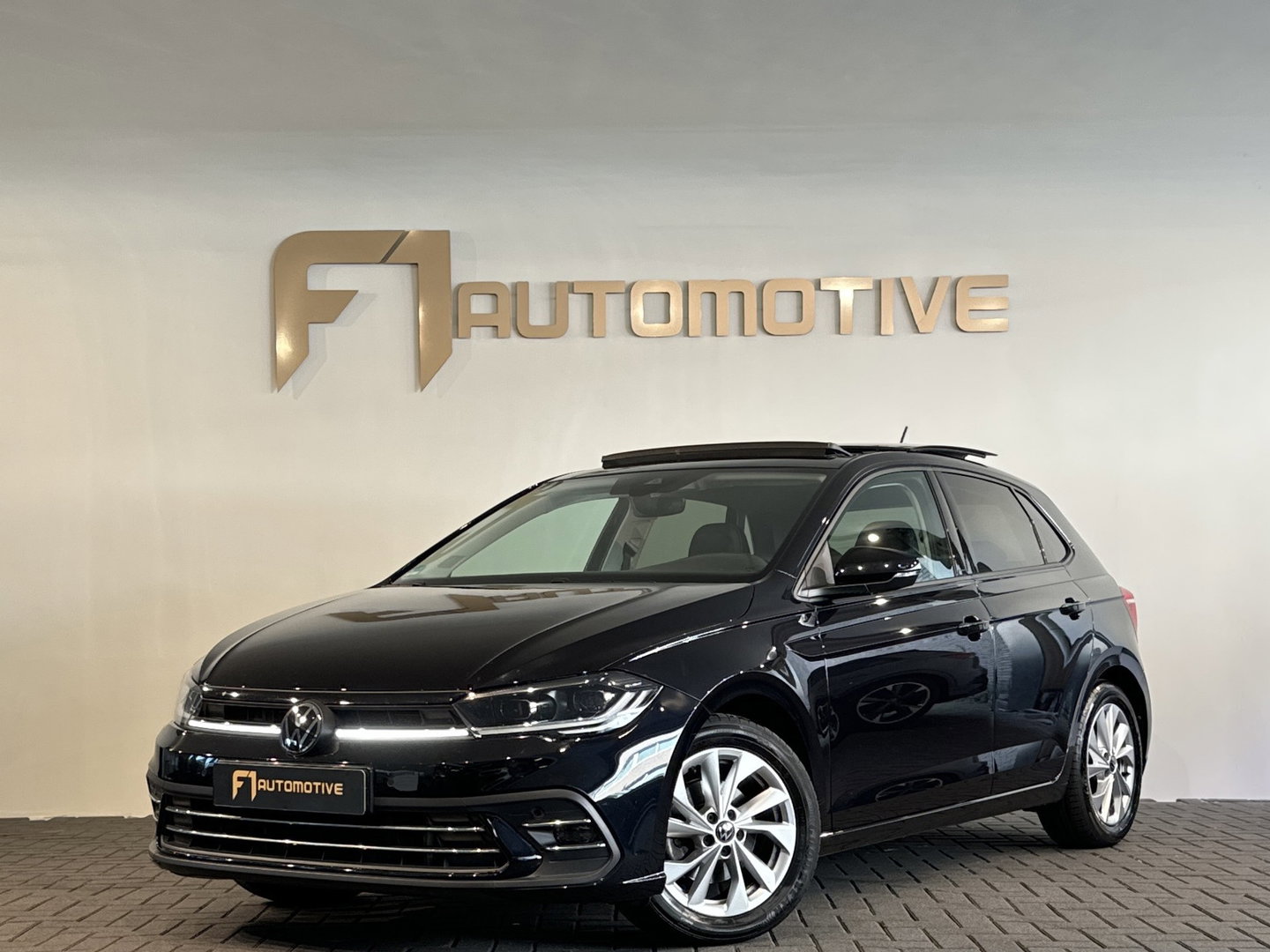 Volkswagen Polo 1.0 TSI R-Line Pano|ACC|Lane Assist|Stoelverwarming|DCC