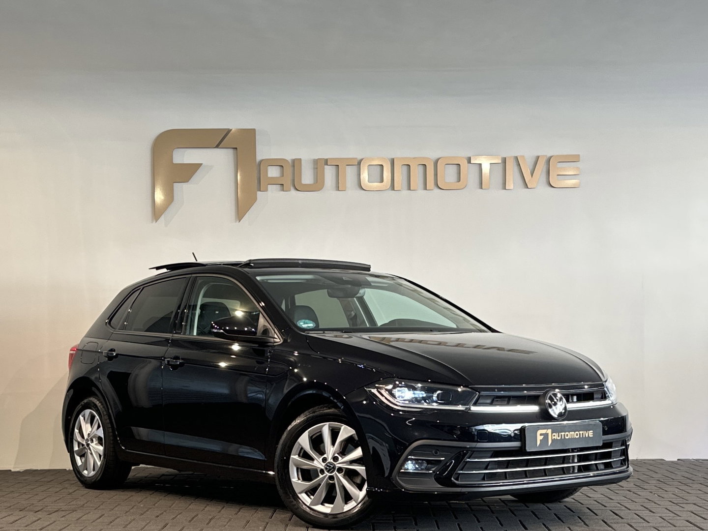 Volkswagen Polo 1.0 TSI R-Line Pano|ACC|Lane Assist|Stoelverwarming|DCC