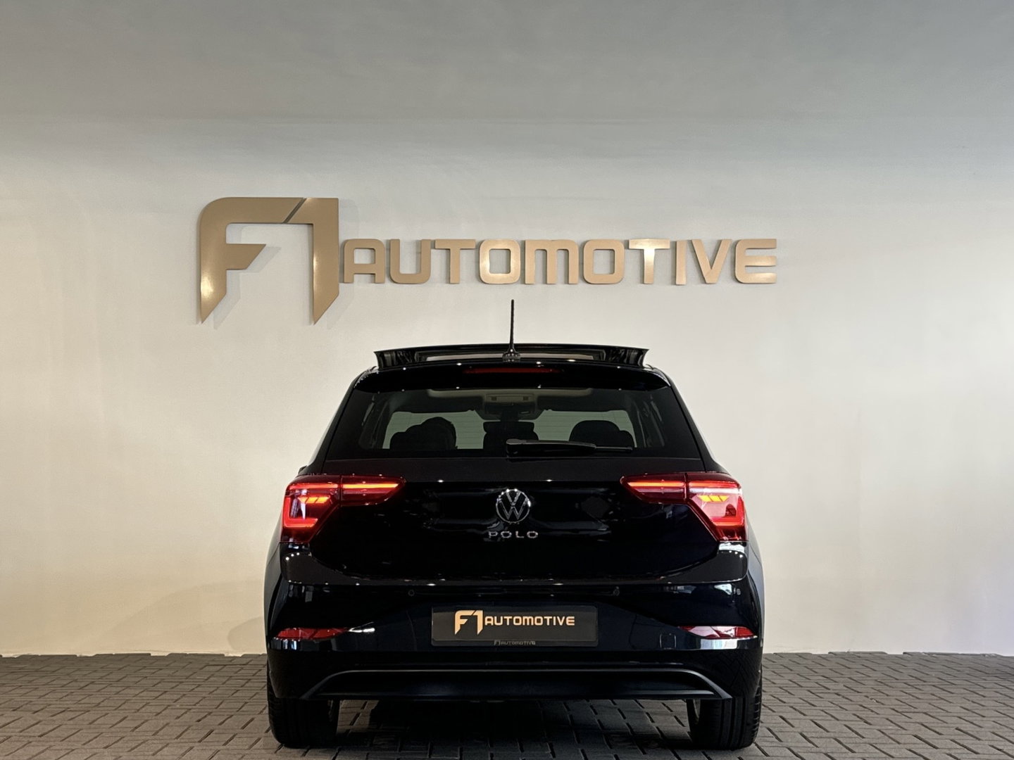 Volkswagen Polo 1.0 TSI R-Line Pano|ACC|Lane Assist|Stoelverwarming|DCC