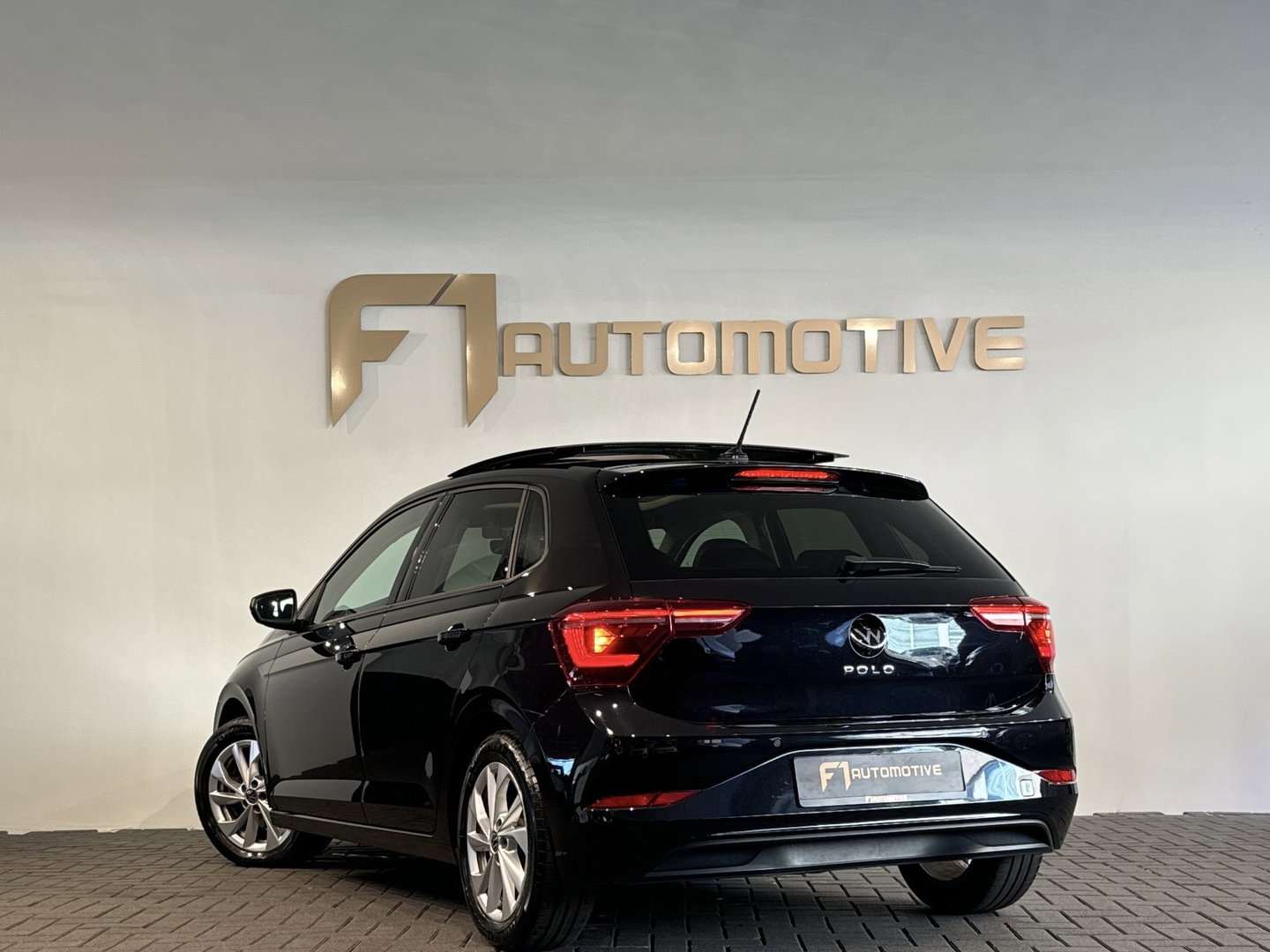 Volkswagen Polo 1.0 TSI R-Line Pano|ACC|Lane Assist|Stoelverwarming|DCC
