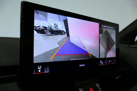 Audi Q5 Sportback 50 TFSI e S edition Competition / S-Line / SQ5 Diffuser / Maxton Design Bodykit V.2 / Panoramadak / Matrix LED / Rondomzichtcamera / Ambienteverlichting / Apple Carplay - Android Auto / Stoelverwarming / Audi Sound System / Dodehoek detectie / A