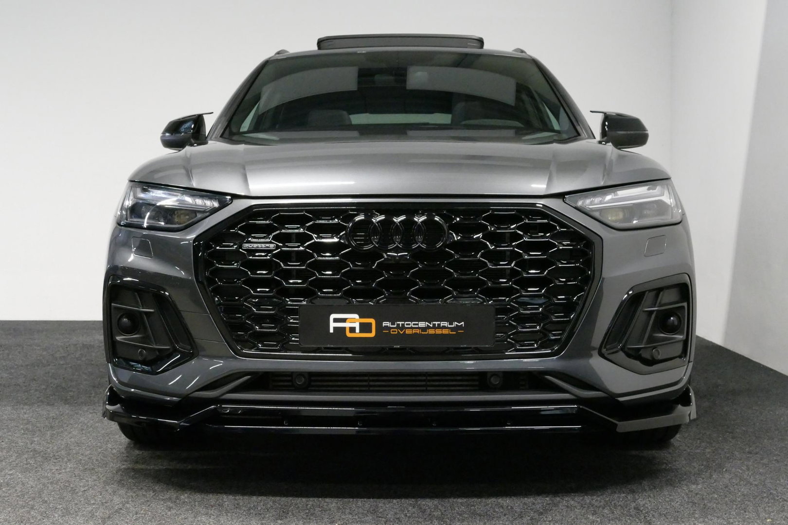 Audi Q5 Sportback 50 TFSI e S edition Competition / S-Line / SQ5 Diffuser / Maxton Design Bodykit V.2 / Panoramadak / Matrix LED / Rondomzichtcamera / Ambienteverlichting / Apple Carplay - Android Auto / Stoelverwarming / Audi Sound System / Dodehoek detectie / A