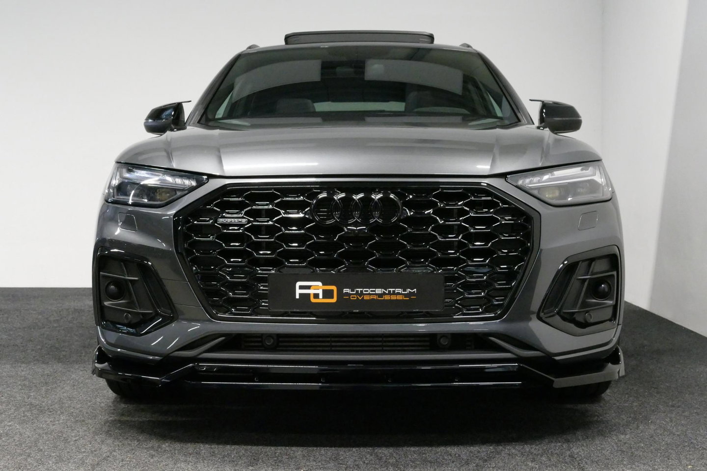 Audi Q5 Sportback 50 TFSI e S edition Competition / S-Line / SQ5 Diffuser / Maxton Design Bodykit V.2 / Panoramadak / Matrix LED / Rondomzichtcamera / Ambienteverlichting / Apple Carplay - Android Auto / Stoelverwarming / Audi Sound System / Dodehoek detectie / A