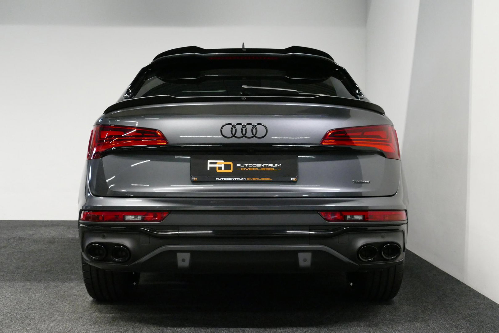 Audi Q5 Sportback 50 TFSI e S edition Competition / S-Line / SQ5 Diffuser / Maxton Design Bodykit V.2 / Panoramadak / Matrix LED / Rondomzichtcamera / Ambienteverlichting / Apple Carplay - Android Auto / Stoelverwarming / Audi Sound System / Dodehoek detectie / A