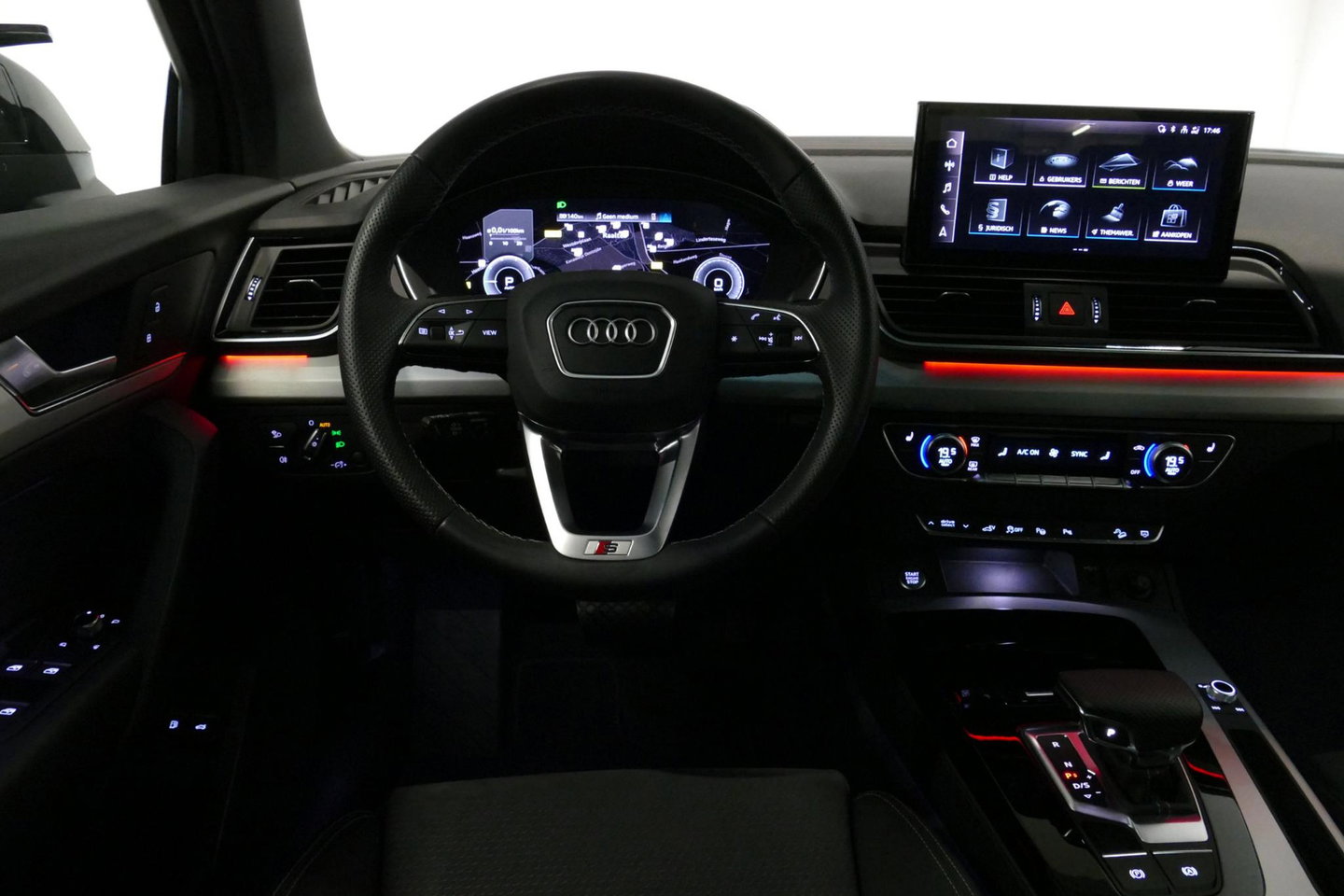 Audi Q5 Sportback 50 TFSI e S edition Competition / S-Line / SQ5 Diffuser / Maxton Design Bodykit V.2 / Panoramadak / Matrix LED / Rondomzichtcamera / Ambienteverlichting / Apple Carplay - Android Auto / Stoelverwarming / Audi Sound System / Dodehoek detectie / A