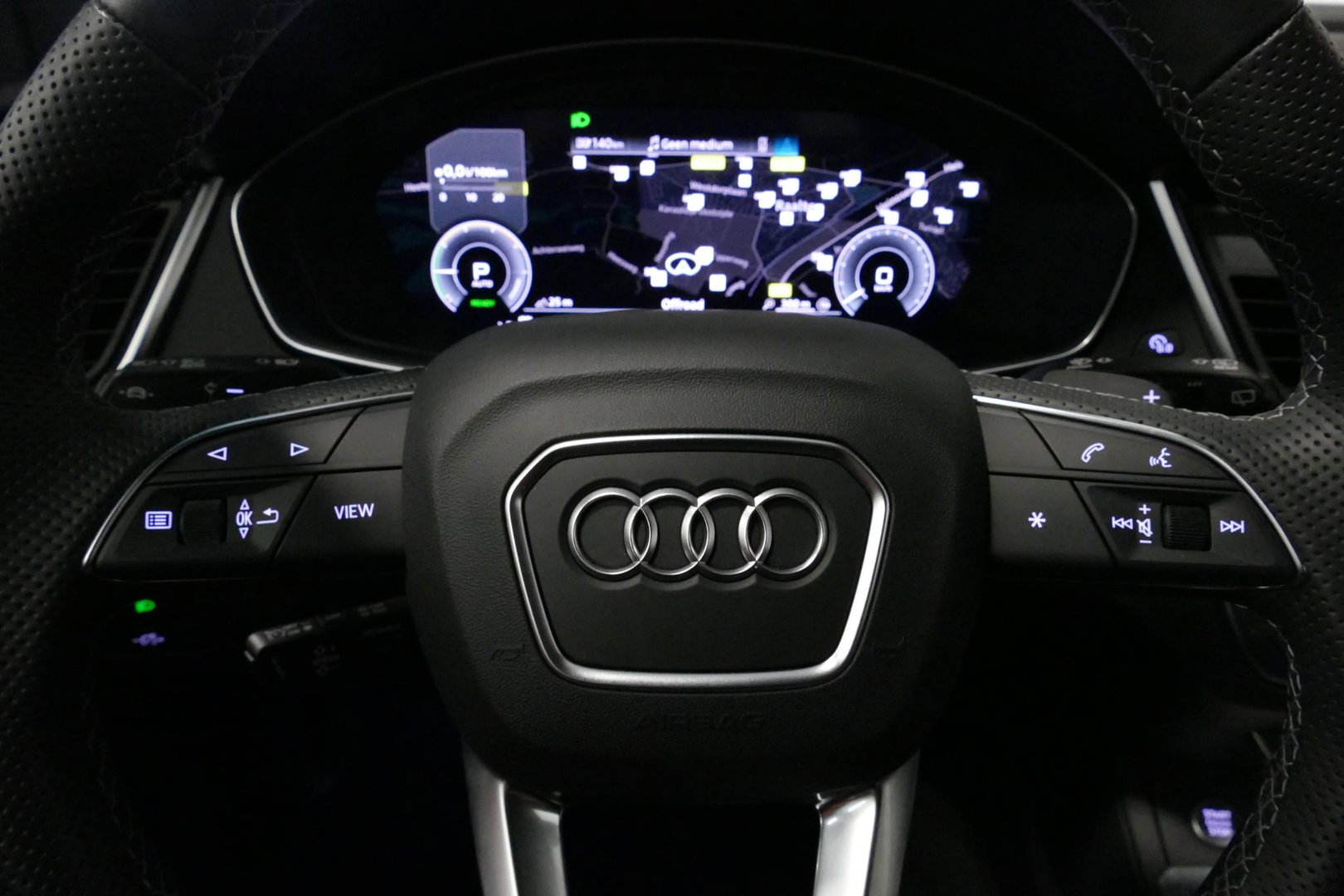 Audi Q5 Sportback 50 TFSI e S edition Competition / S-Line / SQ5 Diffuser / Maxton Design Bodykit V.2 / Panoramadak / Matrix LED / Rondomzichtcamera / Ambienteverlichting / Apple Carplay - Android Auto / Stoelverwarming / Audi Sound System / Dodehoek detectie / A