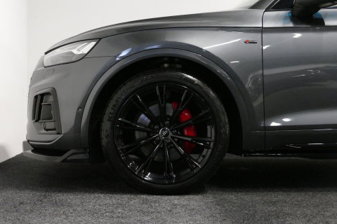 Audi Q5 Sportback 50 TFSI e S edition Competition / S-Line / SQ5 Diffuser / Maxton Design Bodykit V.2 / Panoramadak / Matrix LED / Rondomzichtcamera / Ambienteverlichting / Apple Carplay - Android Auto / Stoelverwarming / Audi Sound System / Dodehoek detectie / A