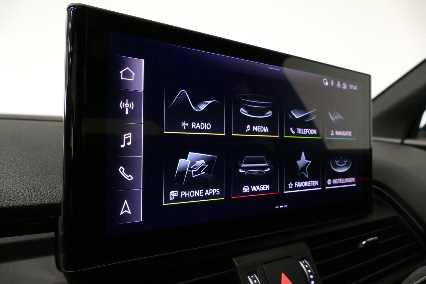 Audi Q5 Sportback 50 TFSI e S edition Competition / S-Line / SQ5 Diffuser / Maxton Design Bodykit V.2 / Panoramadak / Matrix LED / Rondomzichtcamera / Ambienteverlichting / Apple Carplay - Android Auto / Stoelverwarming / Audi Sound System / Dodehoek detectie / A
