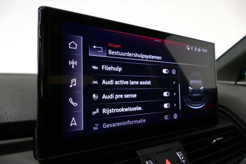 Audi Q5 Sportback 50 TFSI e S edition Competition / S-Line / SQ5 Diffuser / Maxton Design Bodykit V.2 / Panoramadak / Matrix LED / Rondomzichtcamera / Ambienteverlichting / Apple Carplay - Android Auto / Stoelverwarming / Audi Sound System / Dodehoek detectie / A