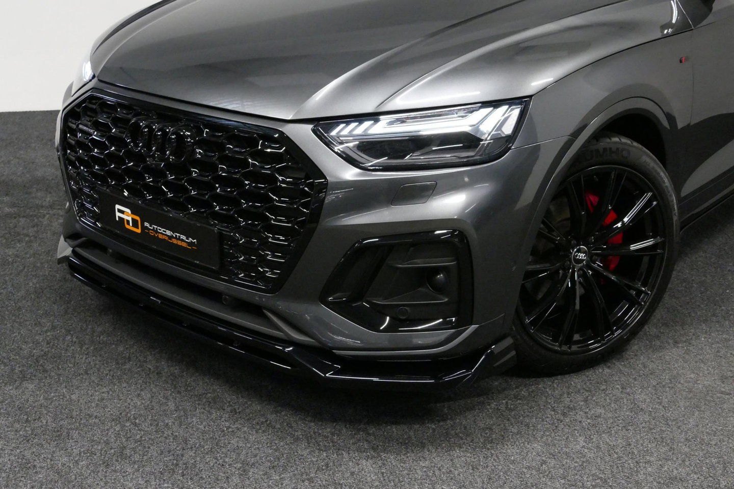 Audi Q5 Sportback 50 TFSI e S edition Competition / S-Line / SQ5 Diffuser / Maxton Design Bodykit V.2 / Panoramadak / Matrix LED / Rondomzichtcamera / Ambienteverlichting / Apple Carplay - Android Auto / Stoelverwarming / Audi Sound System / Dodehoek detectie / A