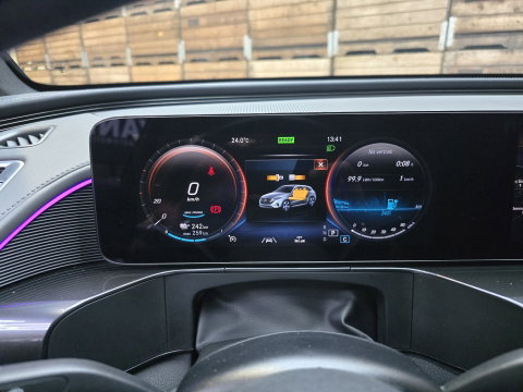 Mercedes-Benz EQC 400 4MATIC AMG Line 80 kWh Pano Advance Clima Cruise 20"LM