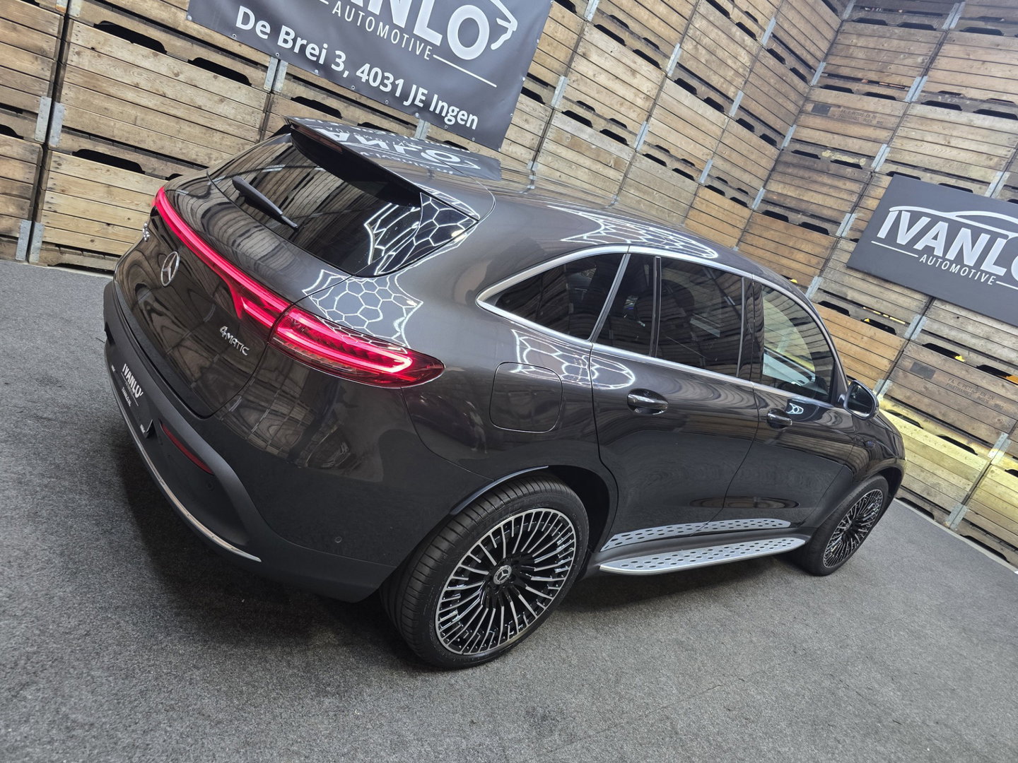 Mercedes-Benz EQC 400 4MATIC AMG Line 80 kWh Pano Advance Clima Cruise 20"LM